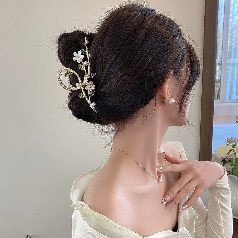 Elegant Floral Pearl & Green Leaf Hair Claw Clip – Gold Tone